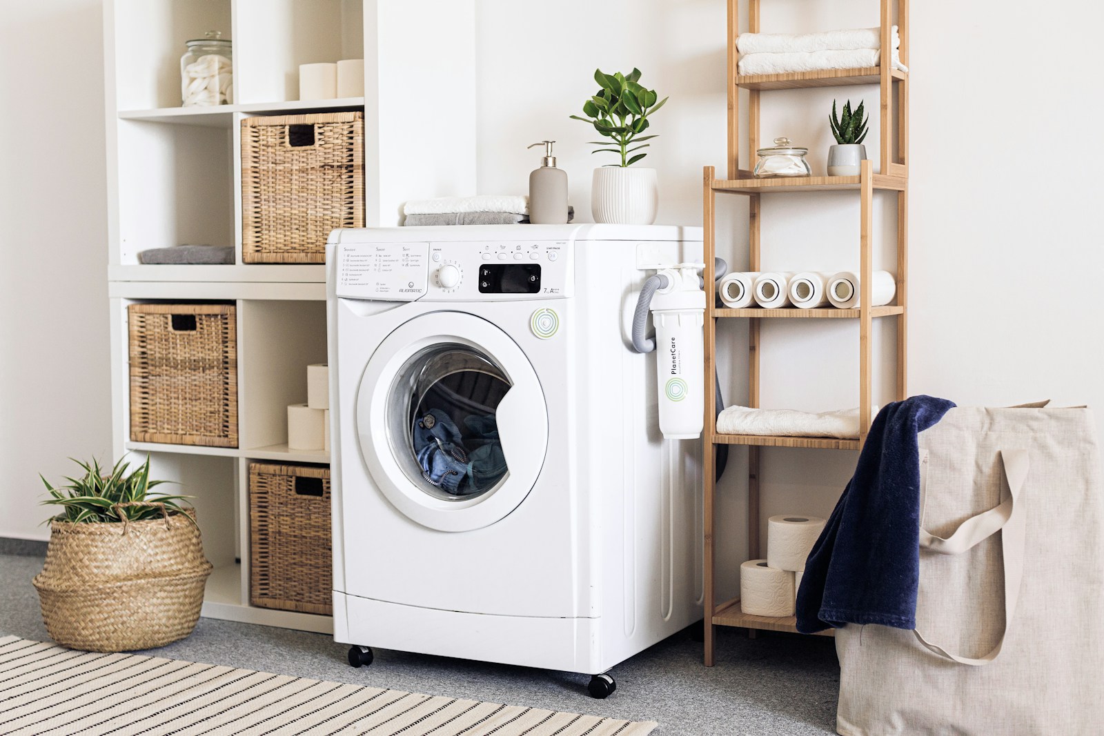 Laundry room with washing machine